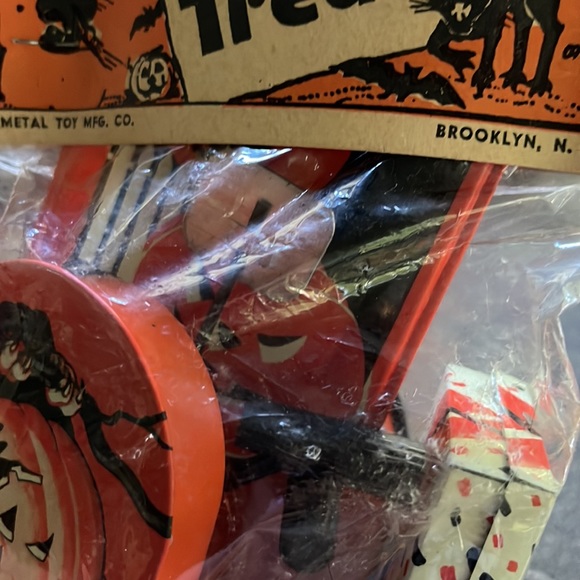 US METAL TOY MFG CO. Vintage Halloween Noise Makers, in packaging. Brooklyn NY - Picture 7 of 7
